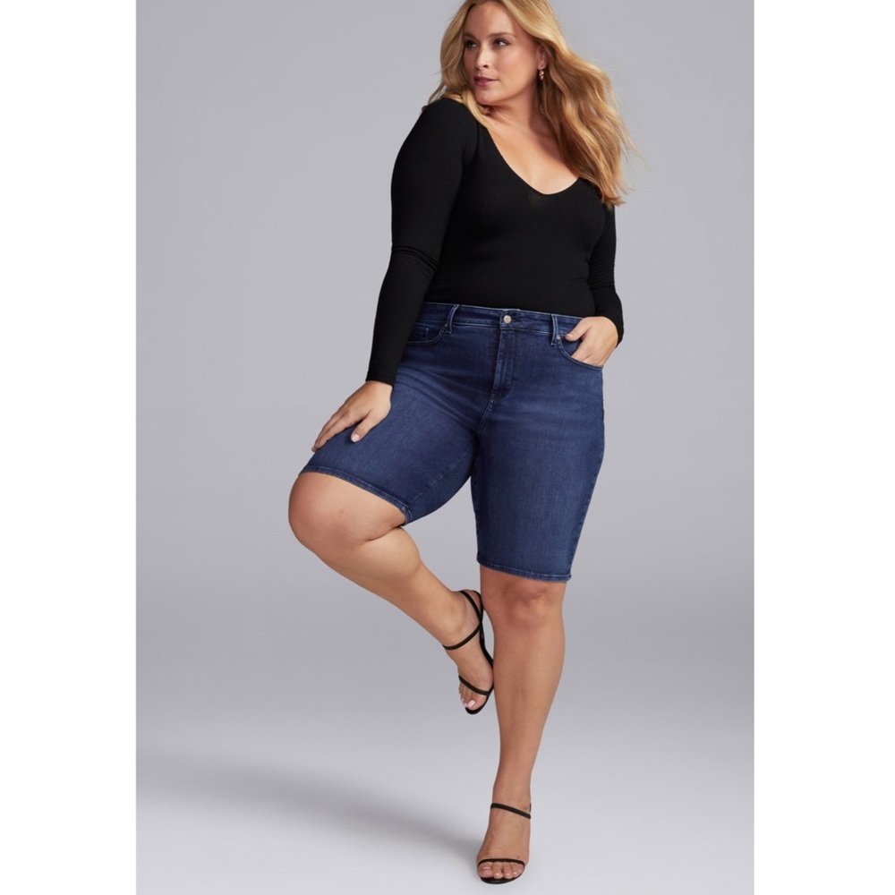 NYDJ 11 Inch Jean Shorts In Curves 360 Denim 28